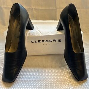 Robert Clergerie Navy Pumps Size 6